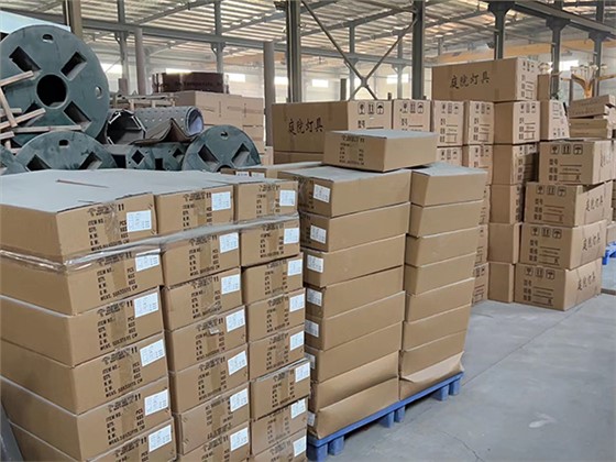 燈具包裝發(fā)貨