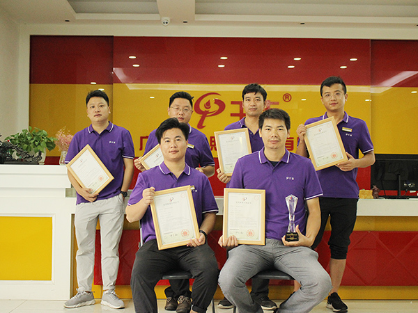 千吉照明-研發(fā)設(shè)計團(tuán)隊