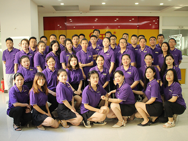 千吉照明-全體員工合照