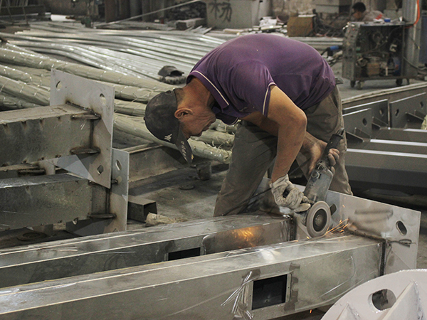 燈具打磨、齊頭